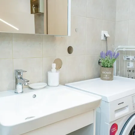 Apartment Naos *