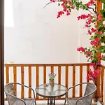Naos With Free Private Parking Of Stayinthess 아파트